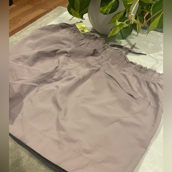 NWT All In Motion Women’s 4.25” High Rise Lavender Shorts - Picture 5 of 10